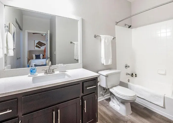 Landing Incredible 1Bd Pool Gym Apartment