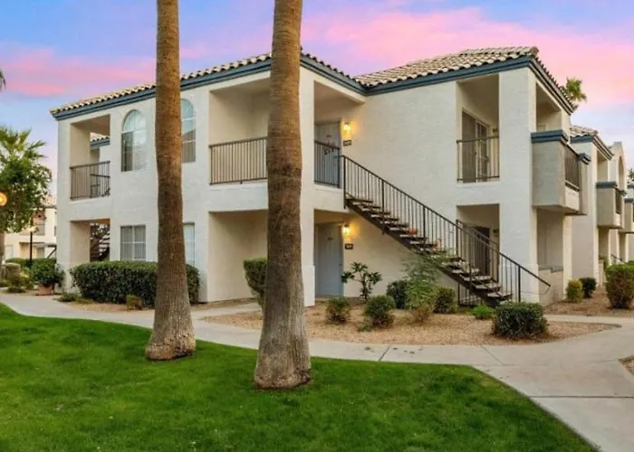 Landing Incredible 1Bd Pool Gym Apartment