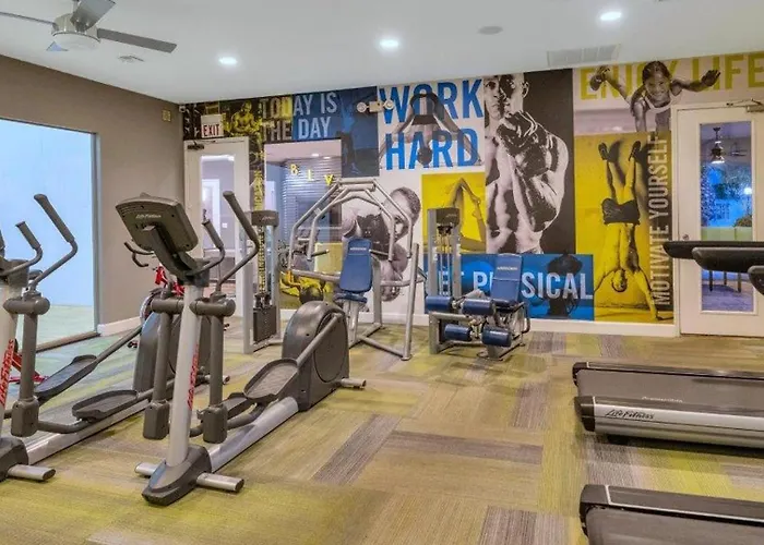 Landing Incredible 1Bd Pool Gym Apartment