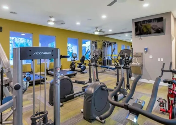 Landing Incredible 1Bd Pool Gym Apartment *