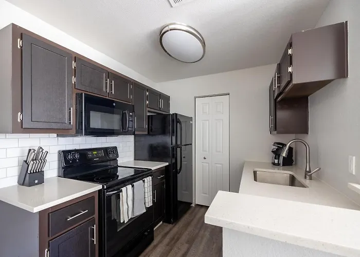 Landing Incredible 1Bd Pool Gym