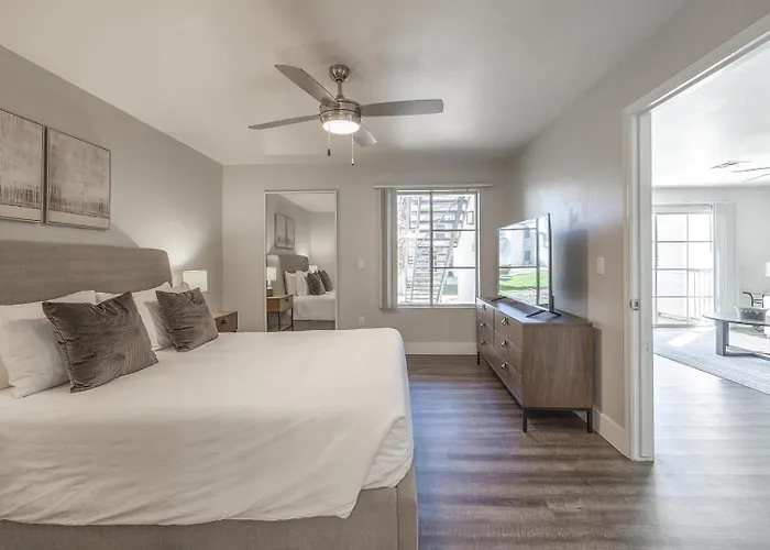 Landing Incredible 1Bd Pool Gym Apartment Phoenix