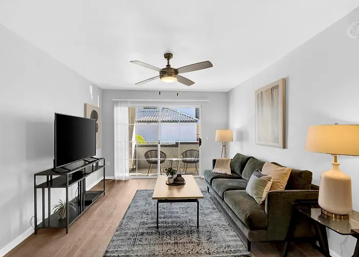 Landing Incredible 1Bd Pool Gym Apartment *