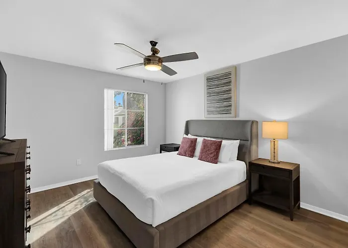 Landing Incredible 1Bd Pool Gym Apartment *